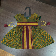 Load image into Gallery viewer, Green Combination Khun Silk Frock
